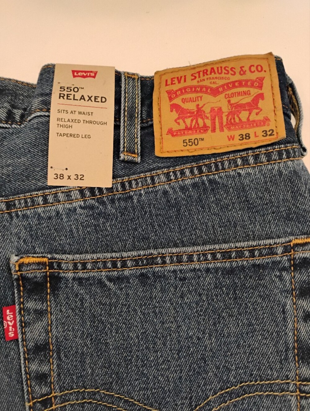 Levi's 550 Relaxed Men’s Jeans in Light Blue Denim